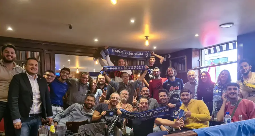 Tifosi del Napoli al club